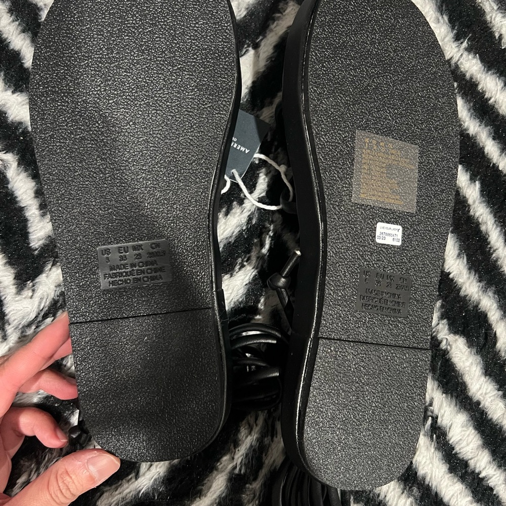 American Eagle Sandals - Picture 2 of 3
